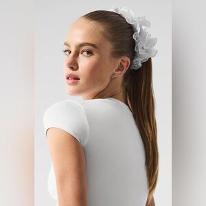 Alo Micro Plisse Oversize Scrunchie white